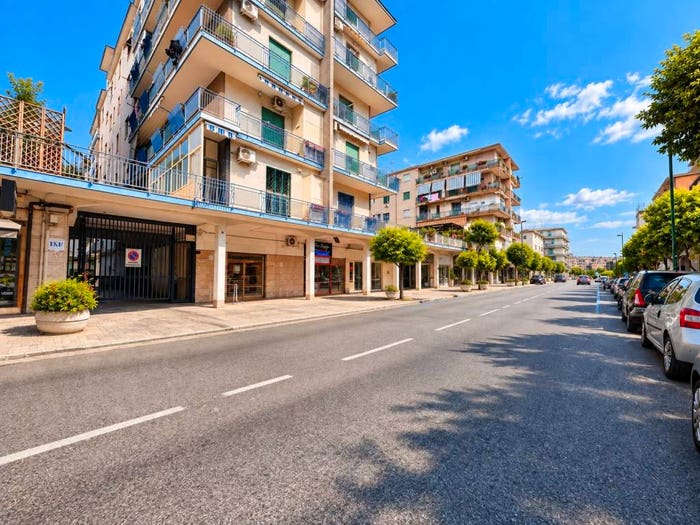 Appartamento trilocale in vendita in Via dell'Epomeo, Soccavo, Napoli