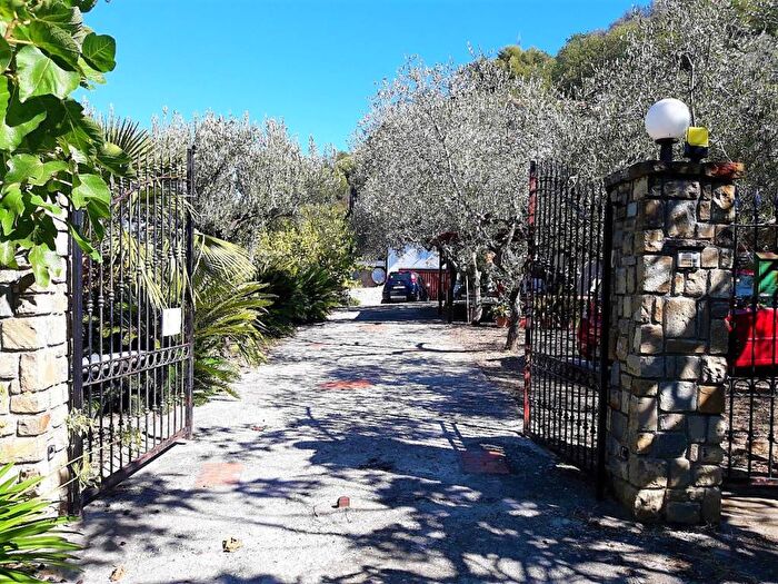 Casa con 6 locali in vendita in Strada Gallina, Due Strade, Bordighera