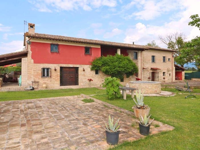 Casa con 6 locali in vendita in Strada Provinciale di Costano, Costano, Bastia Umbra