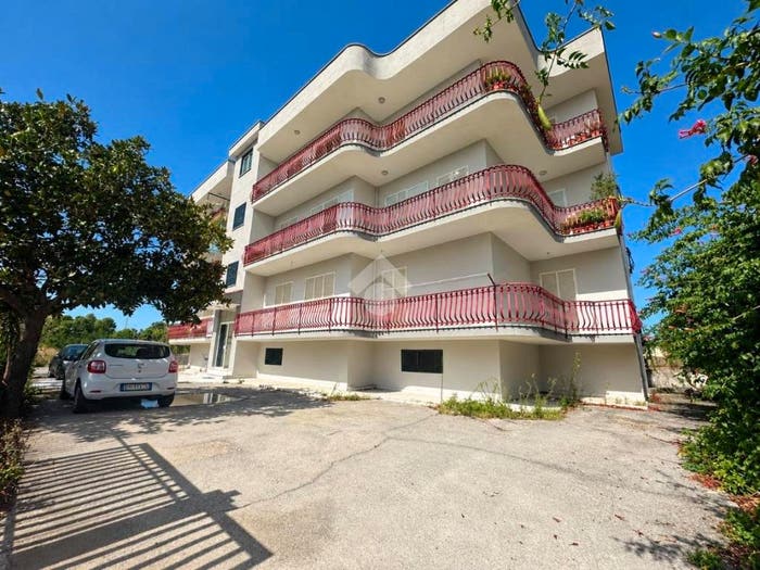 Casa con 6 locali in vendita in Via vercelli, Pinetamare, Castel Volturno