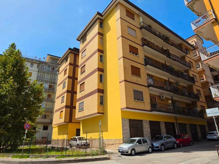 Appartamento quadrilocale in vendita in Via Antonio Annarumma, A Annarumma A Gasperi F Tedesco, Avellino