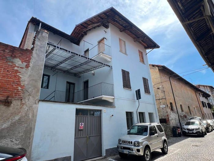 Casa con 5 locali in vendita in Corso Duca degli Abruzzi, Centro, Strambino