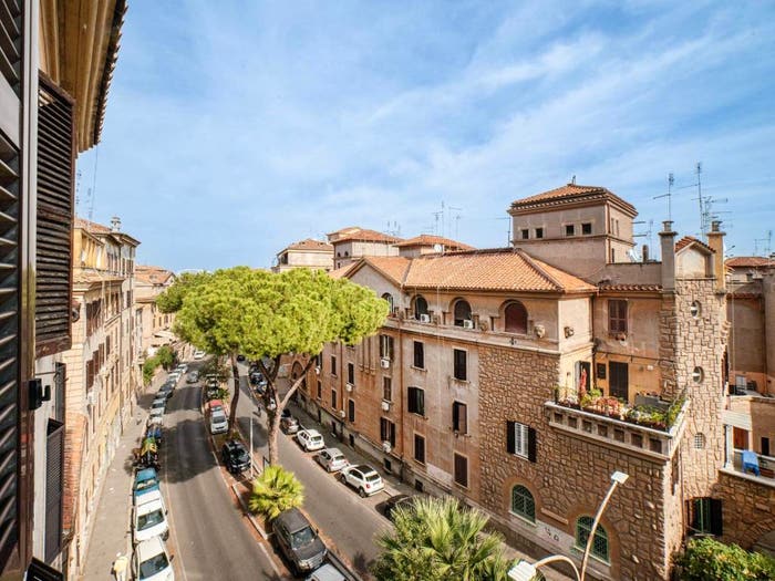 Appartamento quadrilocale in vendita in Via Enrico Cravero, Garbatella, Roma