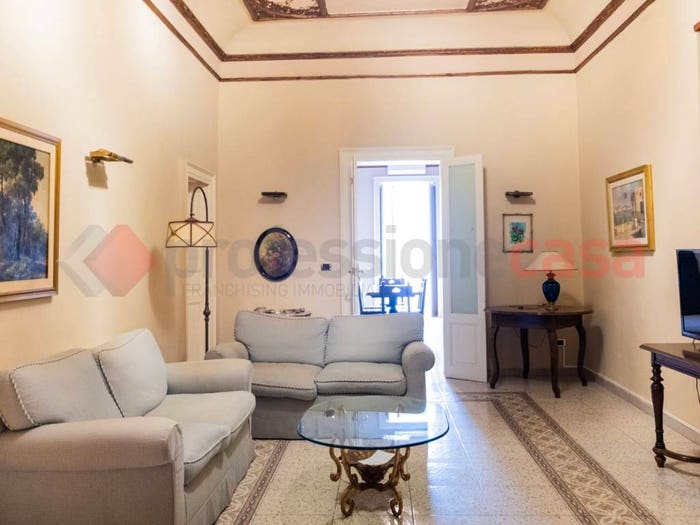 Appartamento quadrilocale in vendita in Via Riccardo D'Amico, Centro, Milazzo