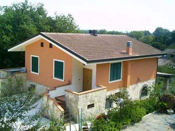 Casa con 6 locali in vendita in Morolo