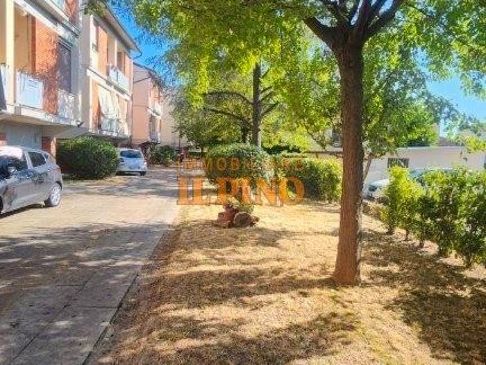 Appartamento con 6 locali in vendita in Via Giovanni Pascoli, Villaggi Bellaria, Pontedera