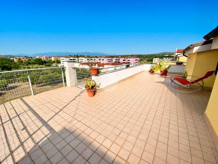 Appartamento con 5 locali in vendita in Via Giuseppe Verdi, Villa Carmine, Montesilvano