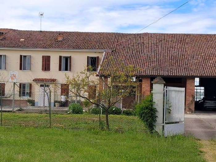 Casa con 6 locali in vendita in Masio