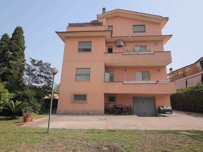 Appartamento trilocale in vendita in Via Luigi Biondi, Ostia Antica, Roma