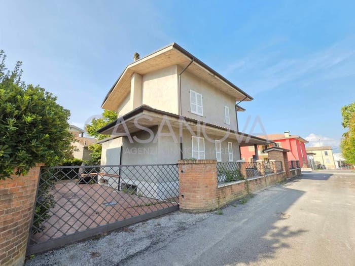 Casa con 5 locali in vendita in Centro, Mosciano Sant'Angelo