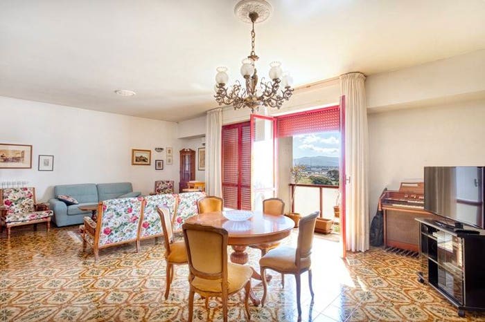 Appartamento con 6 locali in vendita in Via Ilario Zambelli, Fabbricotti, Livorno