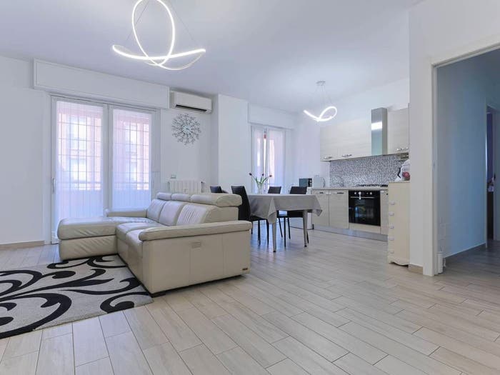 Appartamento trilocale in vendita in Via Valera, Centro, Arese
