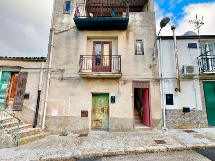 Casa quadrilocale in vendita in Largo Collegio, Centro, Chiusa Sclafani