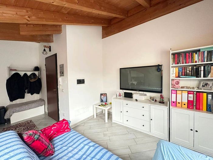Appartamento trilocale in vendita in Via Papa Giovanni Paolo II, Landriano