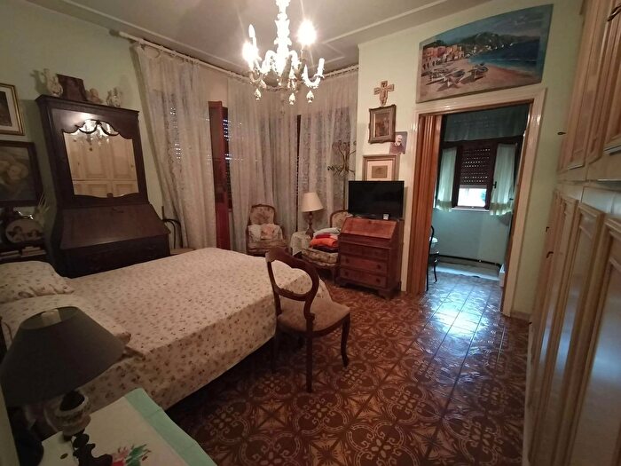 Appartamento con 5 locali in vendita in Loano