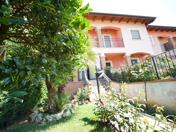 Casa con 6 locali in vendita in Via Massa d'Albe, Centro, Avezzano
