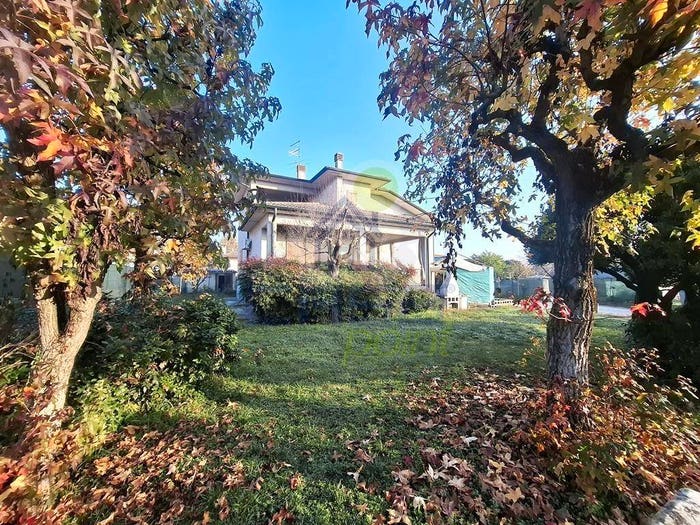 Casa con 6 locali in vendita in VIA A MORO, Centro, Monticelli d'Ongina