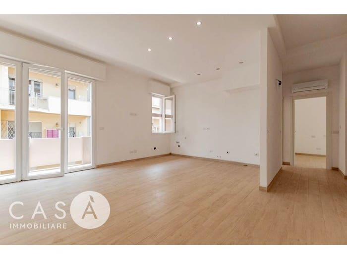 Appartamento trilocale in vendita in Lungomare Grazia Deledda, Centro, Cervia