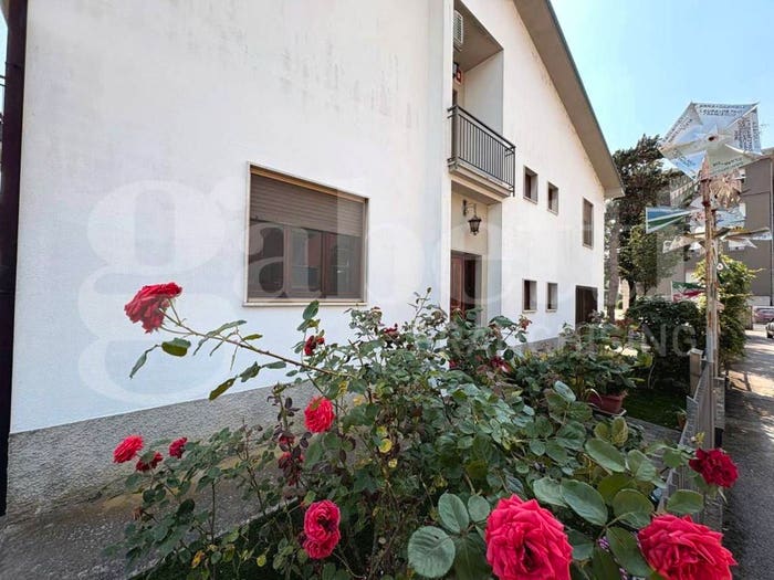 Casa con 5 locali in vendita in Via dei Ferrovieri Caduti, Sant'Ambrogio, Cremona