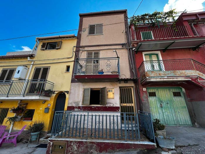 Casa trilocale in vendita in Via Settembre, Centro, Ardore