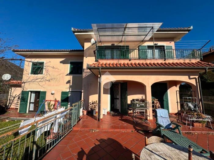 Casa con 6 locali in vendita in Via San Bernardo, San Bernardo Lavia, Ceranesi