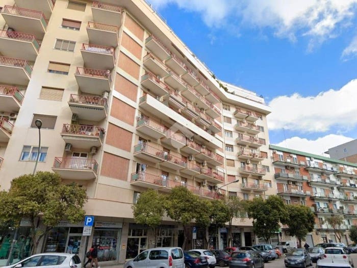 Appartamento quadrilocale in vendita in Viale Cristoforo Colombo, San Pio X, Foggia