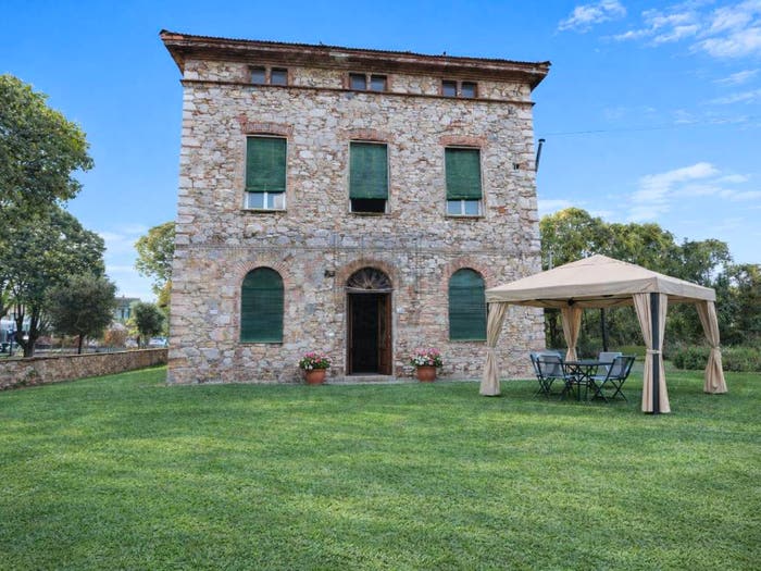 Casa con 6 locali in vendita in Via di Nozzano, Nozzano Arliano, Lucca