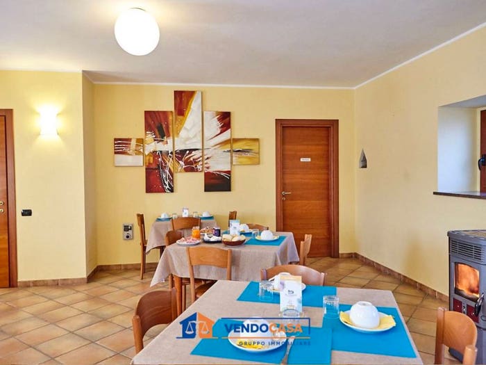 Casa con 6 locali in vendita in Frazione Veglia, Cherasco