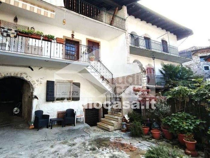Casa quadrilocale in vendita in Castione, Brentonico