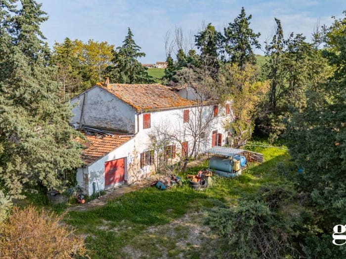 Casa con 6 locali in vendita in Via Valle del Picchio, Gradara