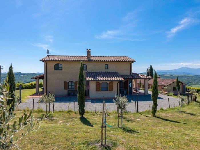 Casa con 6 locali in vendita in Buonconvento