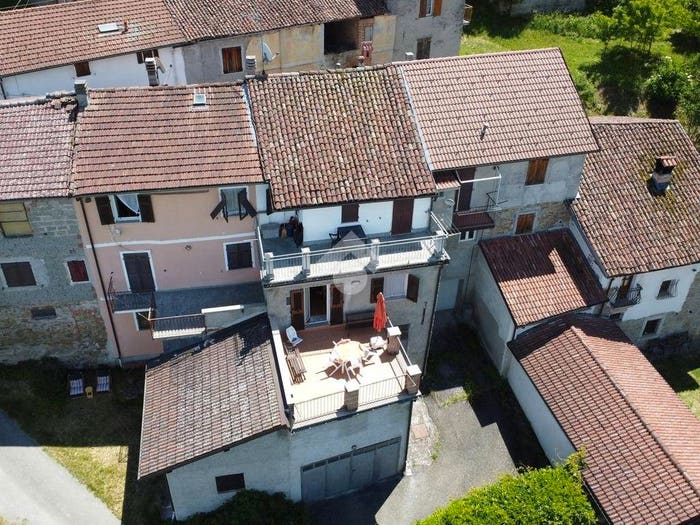 Casa quadrilocale in vendita in Località Pratolungo, Pratolungo Inferiore, Gavi