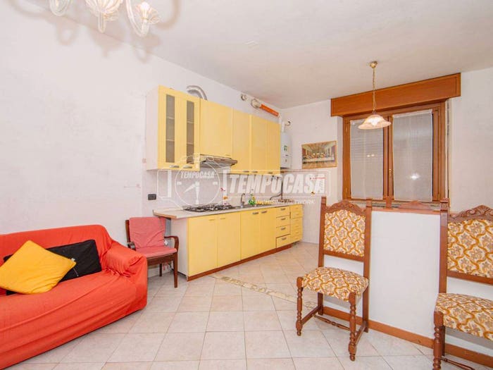 Appartamento trilocale in vendita in Via Rossi Riccardo, Centro, Dorno