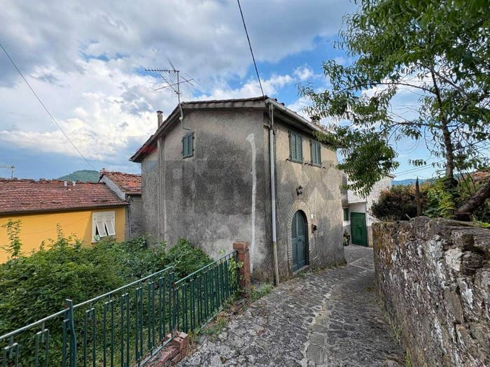 Casa con 6 locali in vendita in Lugliano, Bagni di Lucca