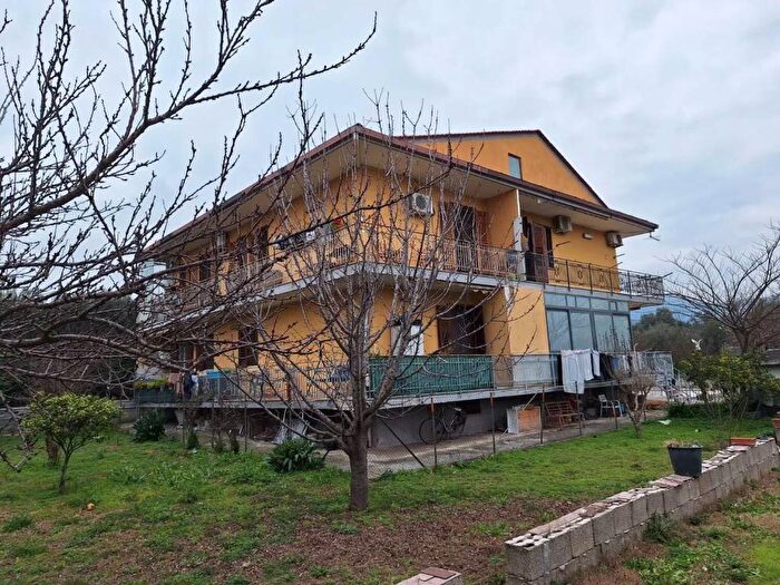 Casa con 6 locali in vendita in Via Cupa D'Ercole, Ercole, Caserta