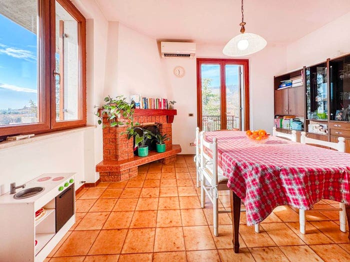 Appartamento quadrilocale in vendita in Via del Combattente, Negrar, Negrar di Valpolicella