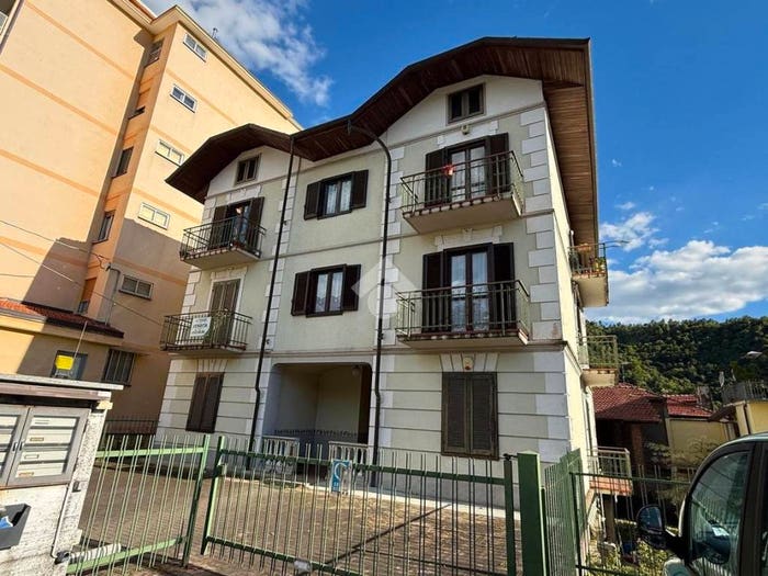 Appartamento trilocale in vendita in Via Torino, Lanzo Torinese