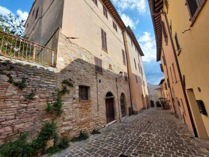 Appartamento quadrilocale in vendita in Via Cisterna Tonda, Centro, Nocera Umbra