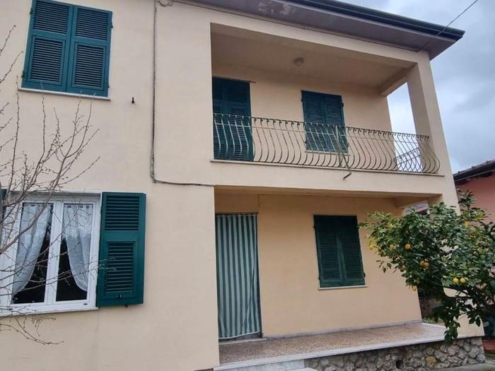 Casa con 6 locali in vendita in Via Luigi del Mancino, Mirteto, Massa