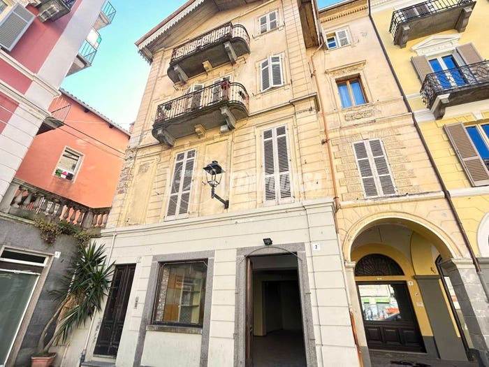 Appartamento trilocale in vendita in Piazza Fiume, Centro Storico, Biella