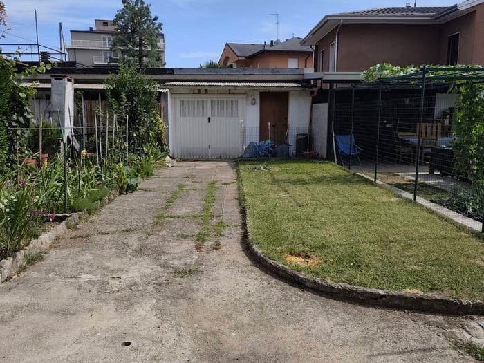 Appartamento bilocale in vendita in Via Roma, Gorla Minore