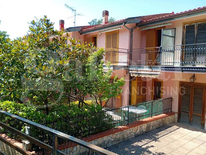 Casa trilocale in vendita in Galluccio loc Torazzi Parco Silvedil snc, Galluccio