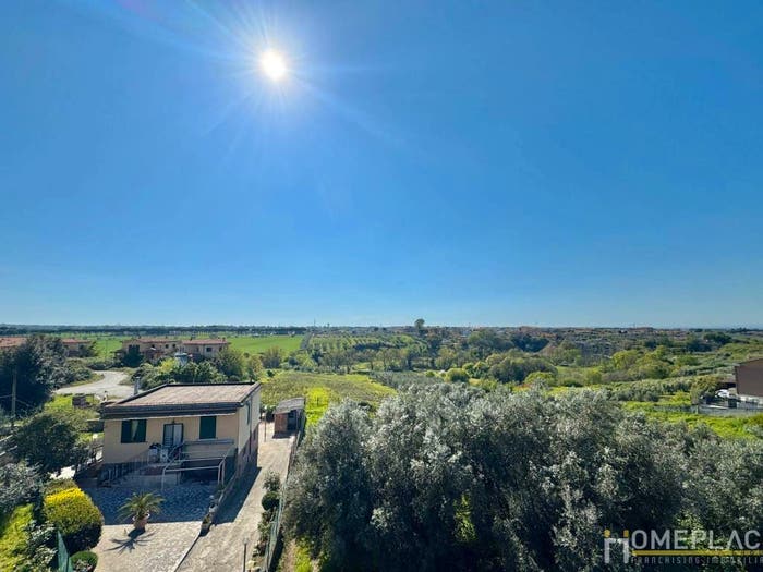 Appartamento trilocale in vendita in Via dei Grifi, Castelverde, Roma