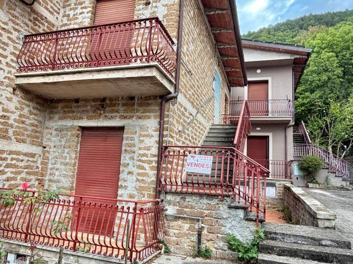Casa con 6 locali in vendita in Via Andrea Andreoli, Costa San Savino, Costacciaro