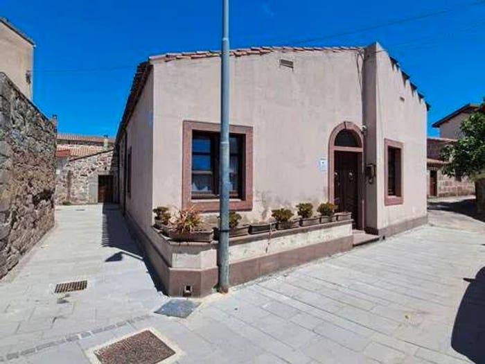 Casa con 6 locali in vendita in Fordongianus