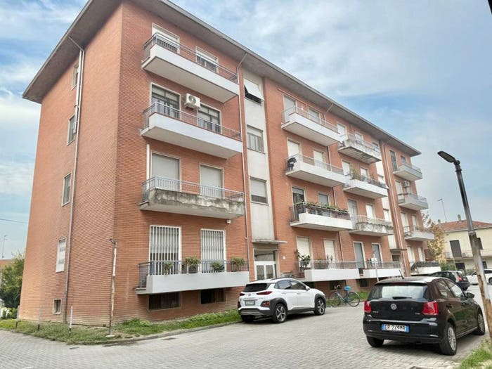 Appartamento quadrilocale in vendita in Via Giuseppe Garibaldi, Trecasali, Sissa Trecasali