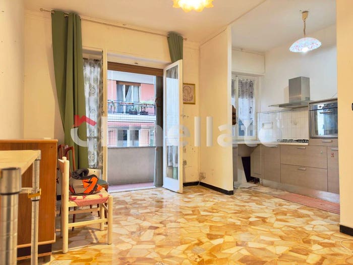Appartamento trilocale in vendita in Via Capraia, Castelletto, Genova