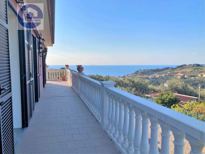 Casa con 5 locali in vendita in Regione Loxi, Civezza