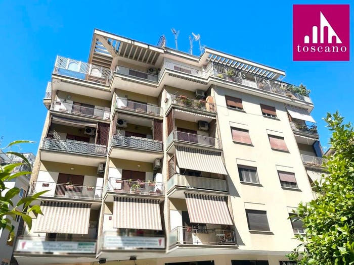 Appartamento quadrilocale in vendita in Via Taddeo da Sessa, Baldo degli Ubaldi, Roma