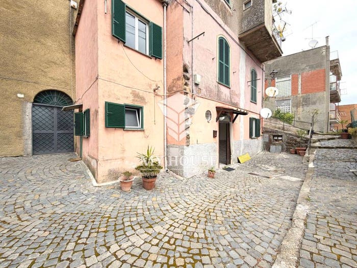 Appartamento trilocale in vendita in Via Carlo Felice, Montecompatri, Monte Compatri